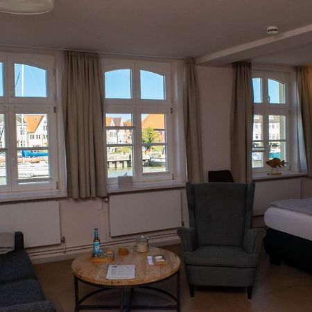 Hotel Das Brueckenhaus กลึคชตัดท์ ภายนอก รูปภาพ