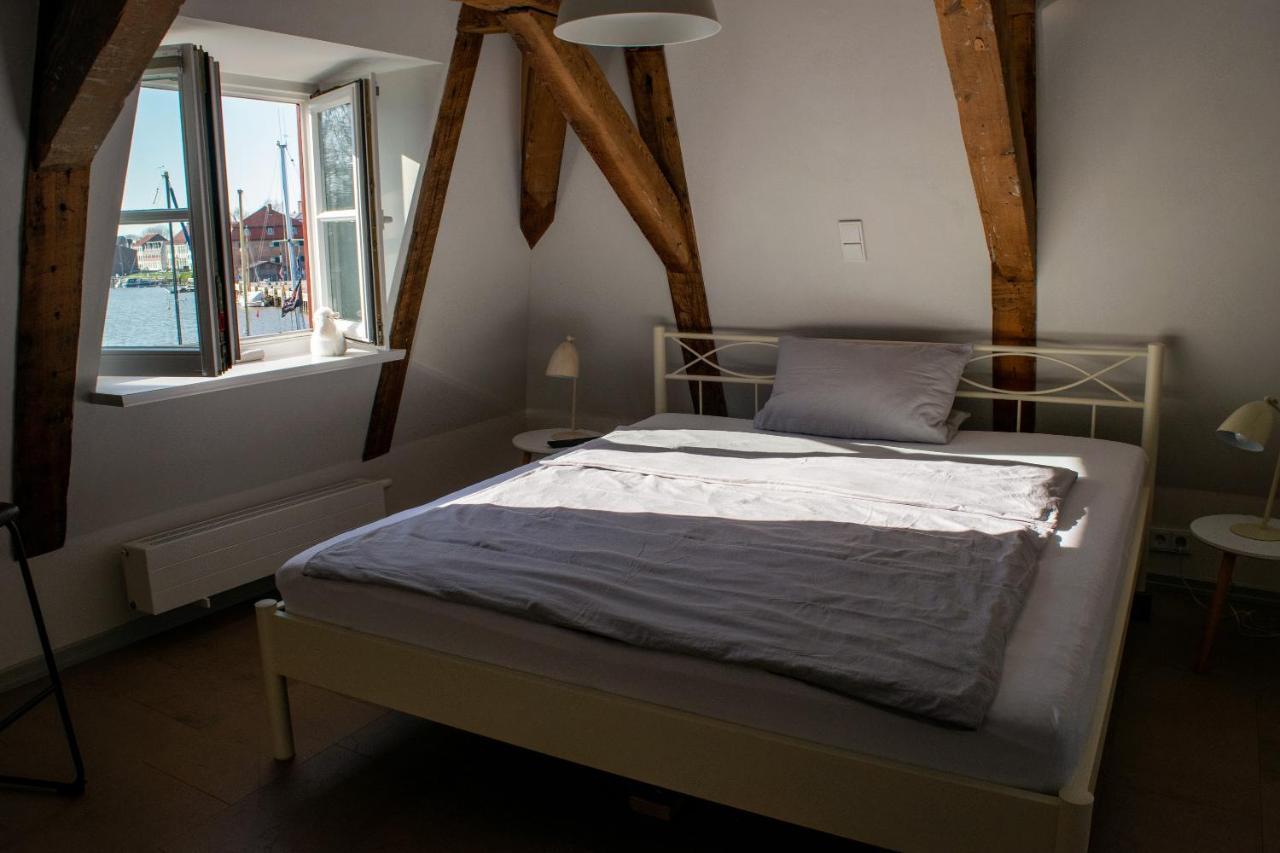 Hotel Das Brueckenhaus กลึคชตัดท์ ภายนอก รูปภาพ